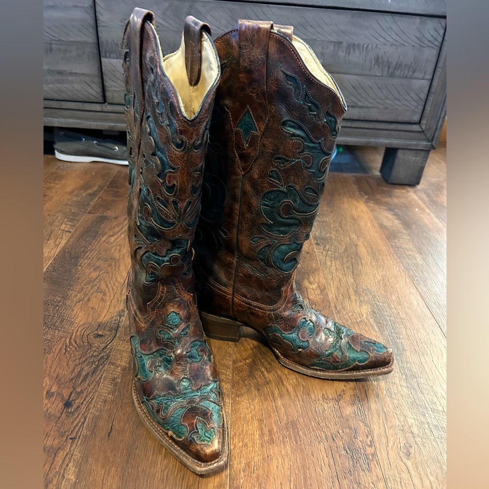 Corral brown and turquoise boots